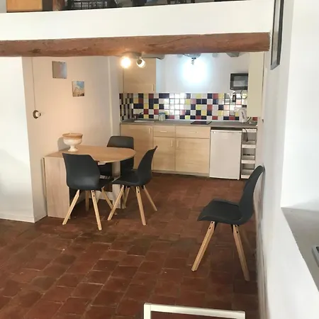 Apartment Spacious Attic *
